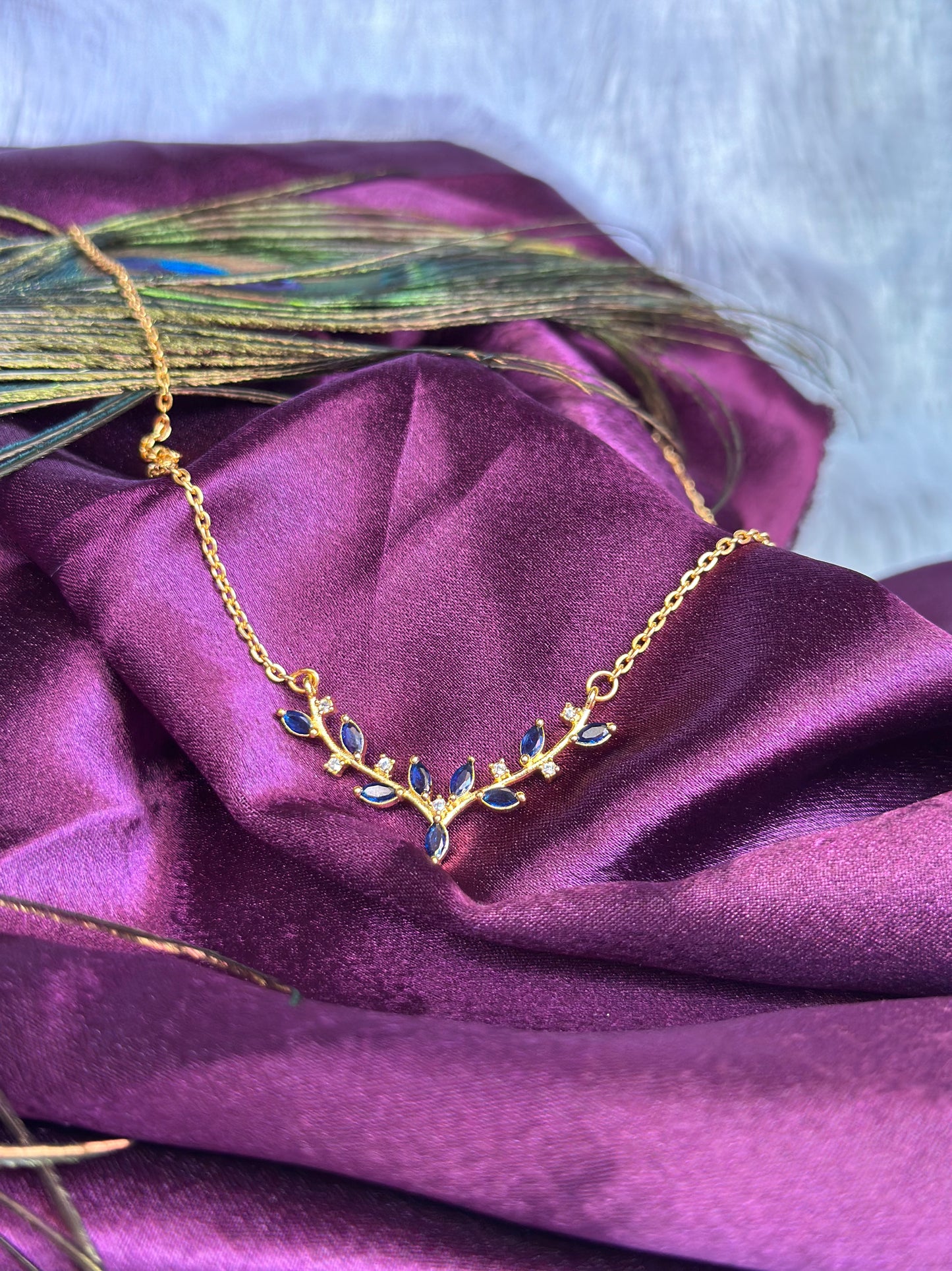 Royal Blue Leaf Elegance Antlents Deer Shape Diamo