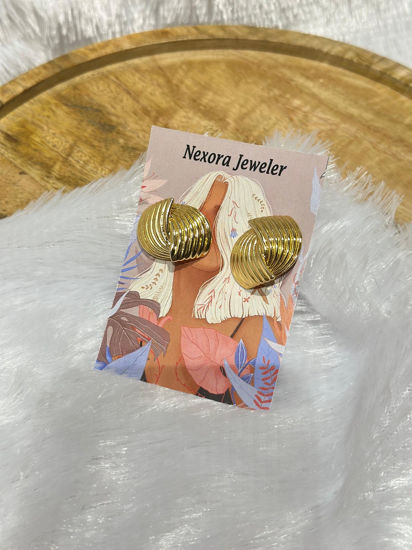Golden Retro Knot Stud Earrings