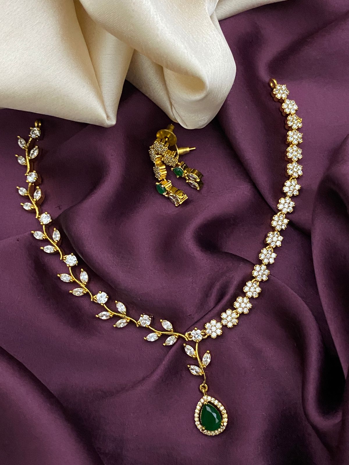 Emerald Teardrop Sparkle Necklace Set
