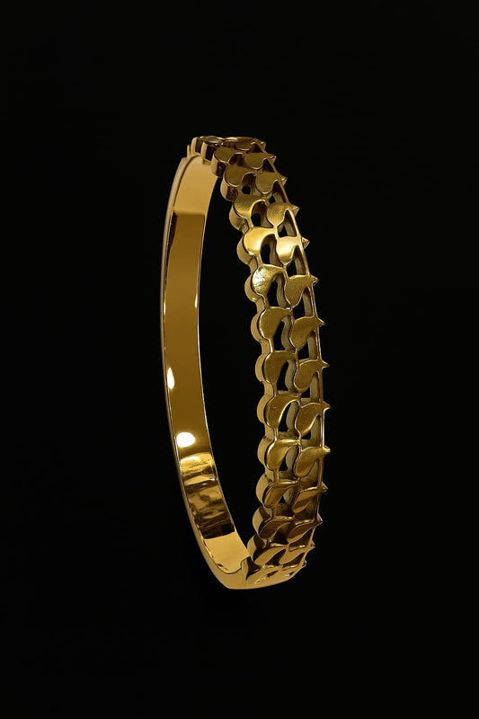Elegant Textured Gold Bangle