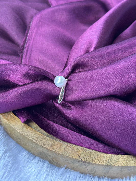 Elegant Pearl Accent Silver Ring