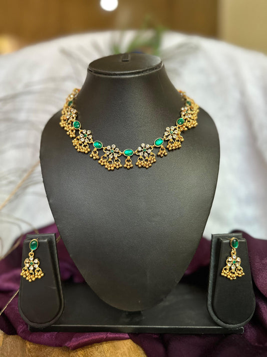 Emerald Glow Antique Necklace Set